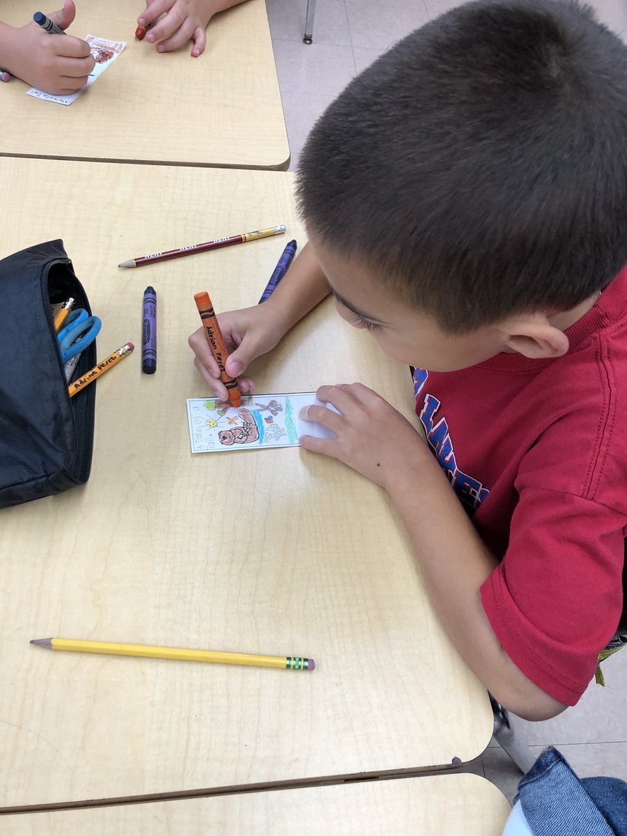 anamare19's tweet photo. @MDCPS @MiamiLakesK8 Having fun Celebrating Literacy Week!!! Creating Book Marks  #LiteracyWeek #EveryPictureTellsAStory @MDCPS @MiamiLakesK8 @MDCPS_ELA @MDCPSNorth https://t.co/5qDuCLhZVX
