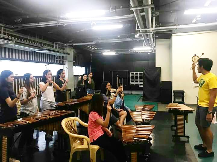 FEUBambooBand's tweet photo. January 27, 2018   

A workshop on training and developing the 4-mallet grips and techniques with Mr. Kevin Castelo, who is also the Assistant Artistic Director of the FEU Drum and Bugle Corps. https://t.co/iv0fMjXDTt