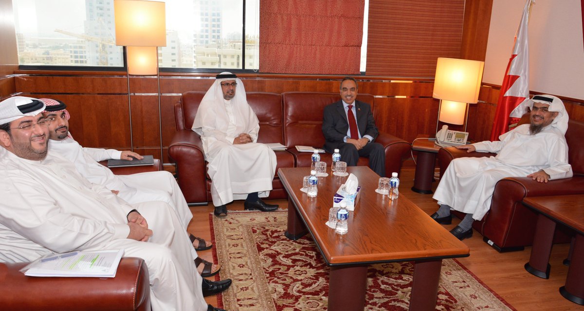 mep_arabian's tweet photo. Under the patronage of the Minister of Works, Municipalities Affairs and Urban Planning Essam bin Abdulla Khalaf, a workshop was organised under the title ‘The Guidance Manual for Green Buildings Evaluation in the Kingdom of Bahrain’.
#constructionbahrain #news #arabianmep2018 https://t.co/0DpETfHA3I