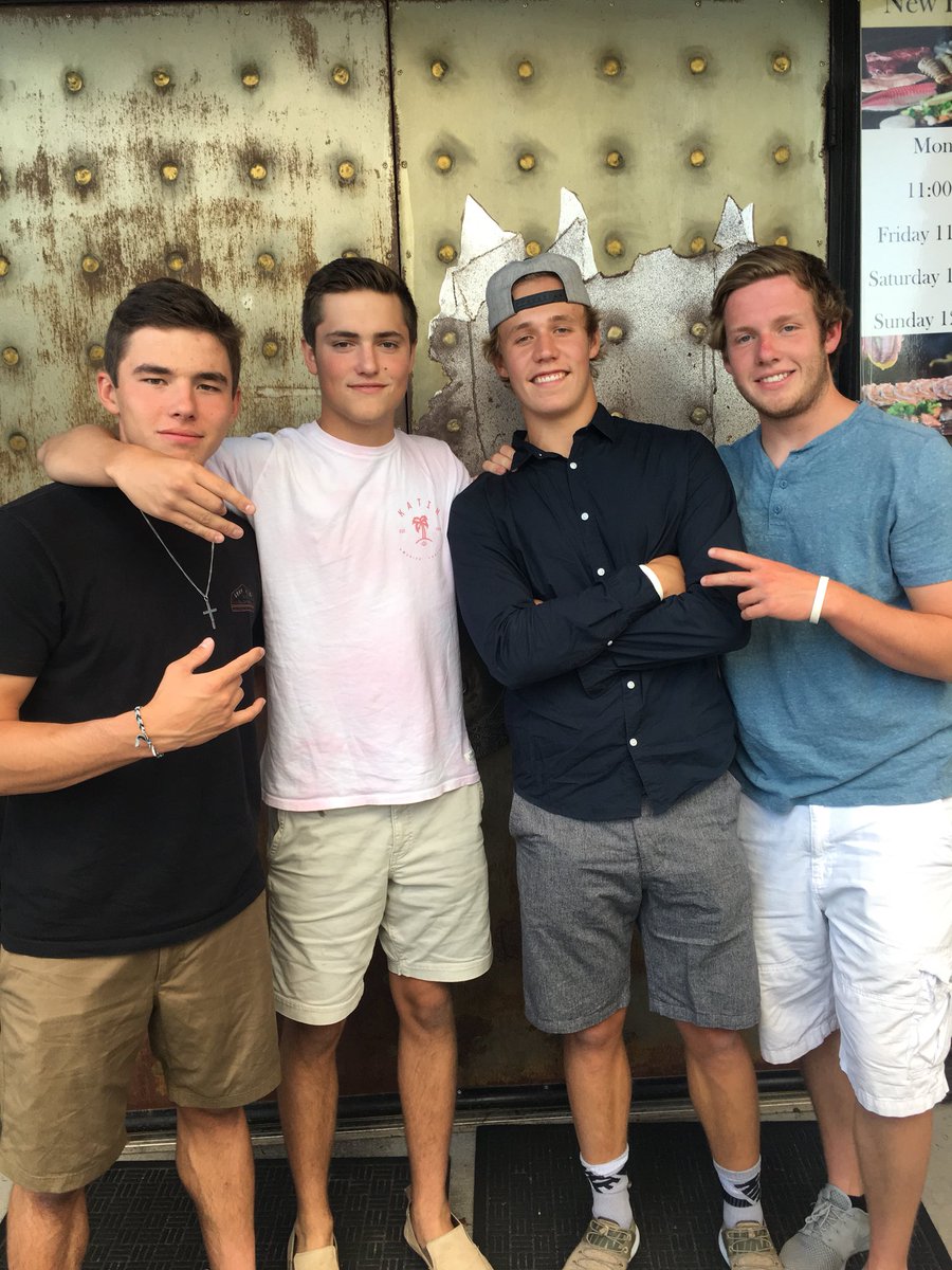 BillyBingham43's tweet photo. Happy bday bother love you my man ❤️🐶 @Schmid35 https://t.co/ZNVYzh16oD