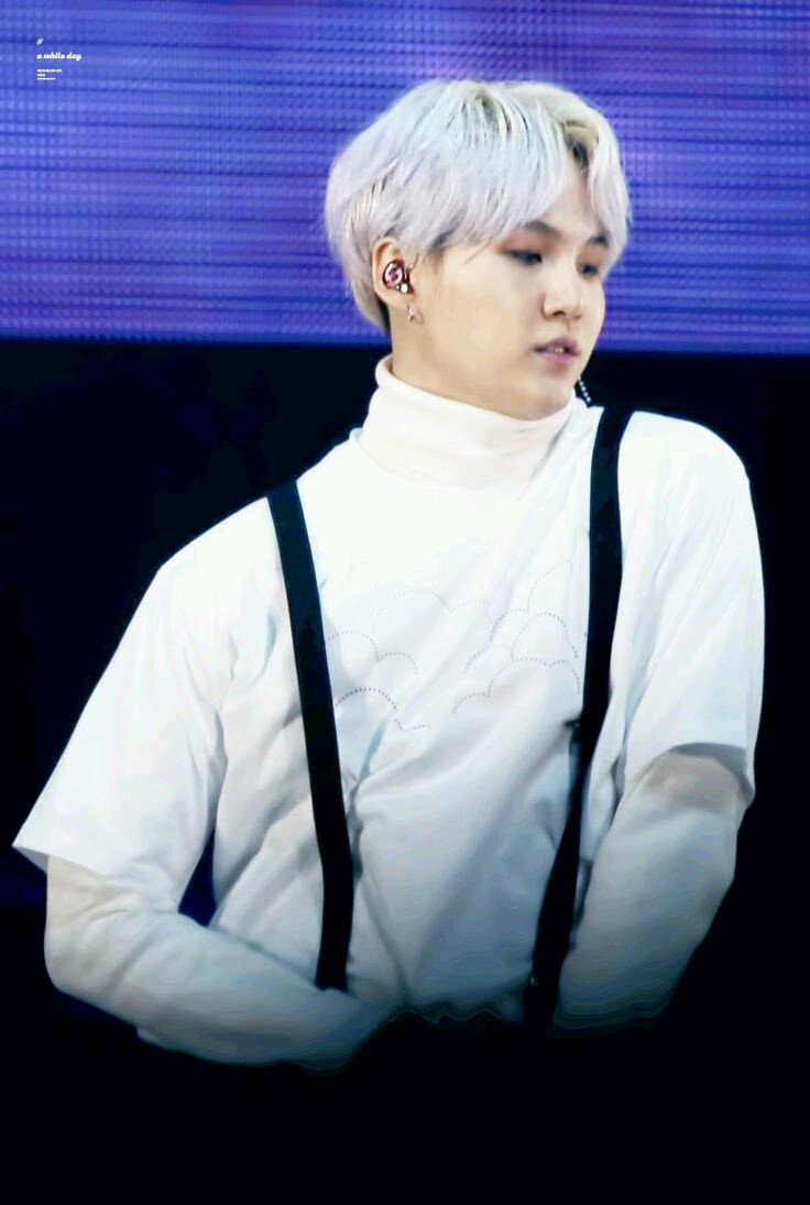 projectBTSvnzla's tweet photo. @BTS_geraldin @Bitiiez_ Me reí juerte, me hiciste la noche woman 
#TwitterBestFandom #TeamBTS #SoompiAwards 
Te ganaste un Yoongi https://t.co/tFaDlxmgfF
