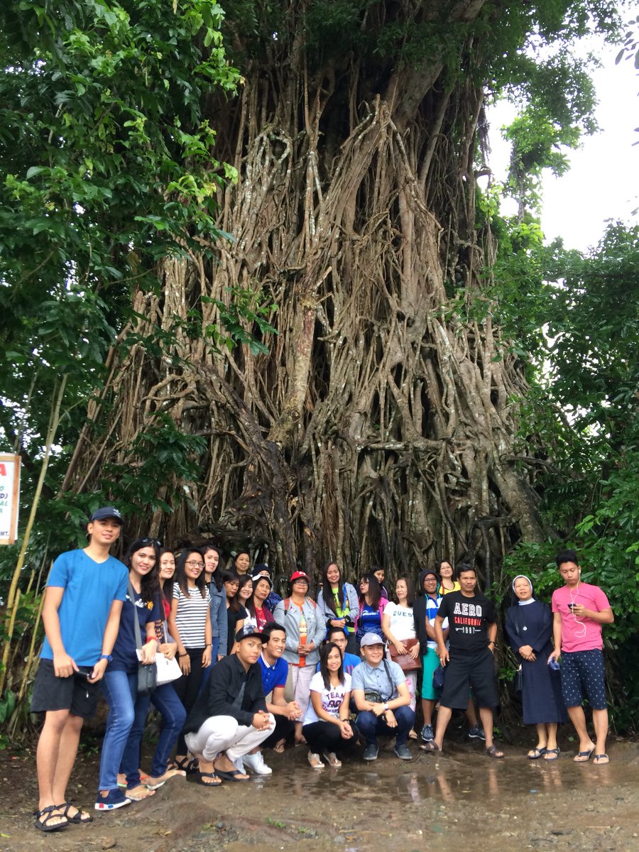 jamBalderas's tweet photo. Exactly a year ago. Nakakamiss din tong mga to! #TeachersOuting https://t.co/6CFXiqXKIE