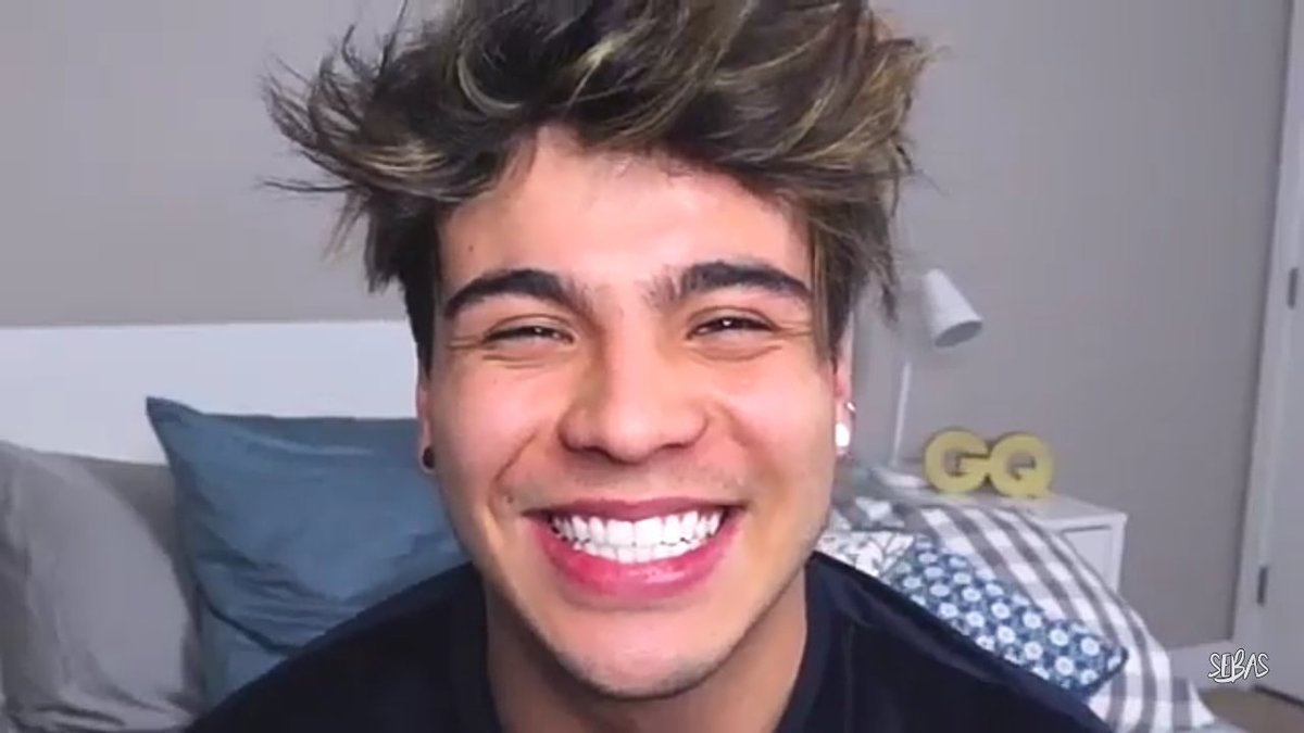 KarooolZT's tweet photo. @villalobossebas Me encanto el vídeo, siempre tus palabras me hacen llorar pero también me Inspiras demasiado mi amor :') https://t.co/CQJhUye2Re