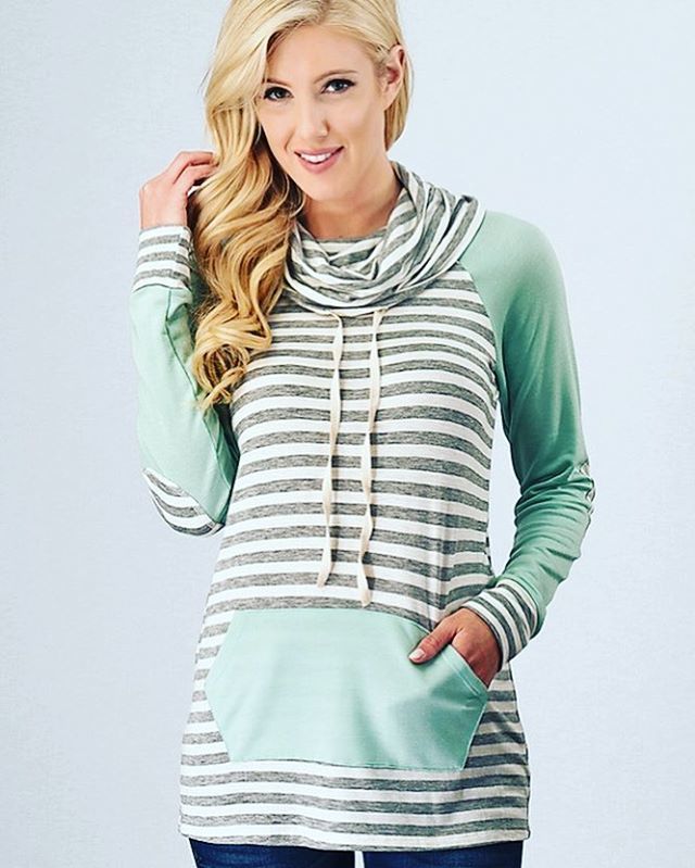 JulesJewelsMN's tweet photo. Get this #beautiful hoodie now! #newarrival . . . . .  #wardrobe #clothing #ootd #outfit #styleoftheday #style #styling #onlineshopping #outfitoftheday #haul #outfitideas #styleblog #aboutalook #fashionaddict #chictopia #stylediaries #outfitinspiration #… https://t.co/orBJCo6IoF https://t.co/iIUw6krT3p