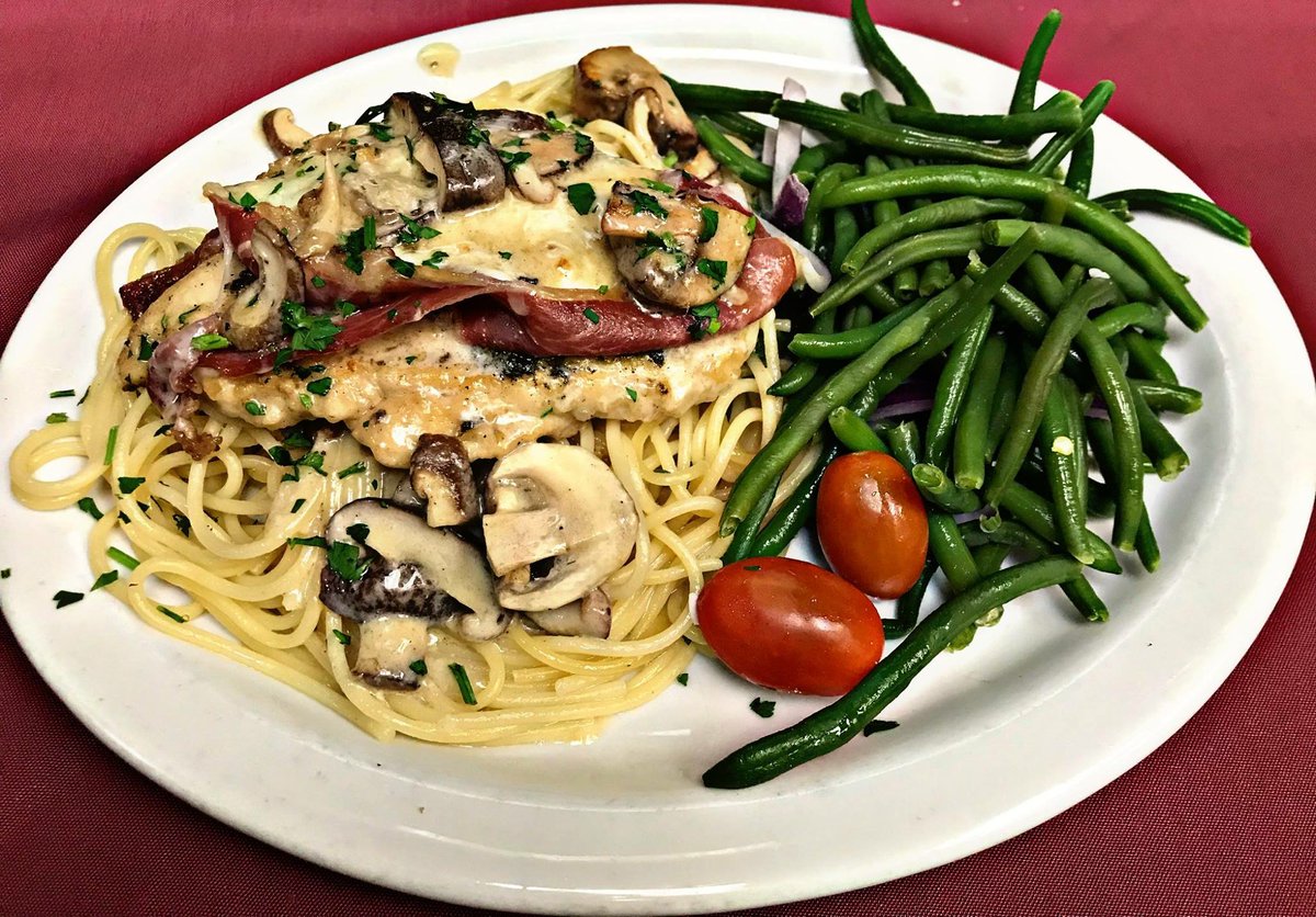 LuigisKeystone's tweet photo. Tonight's special is #Saltimboca pan seared chicken with crispy #prosciutto on top of a bed of spaghetti in a mushroom cream sauce! Join us @LuigisKeystone tonight! #keystone https://t.co/UxihCQOjjJ