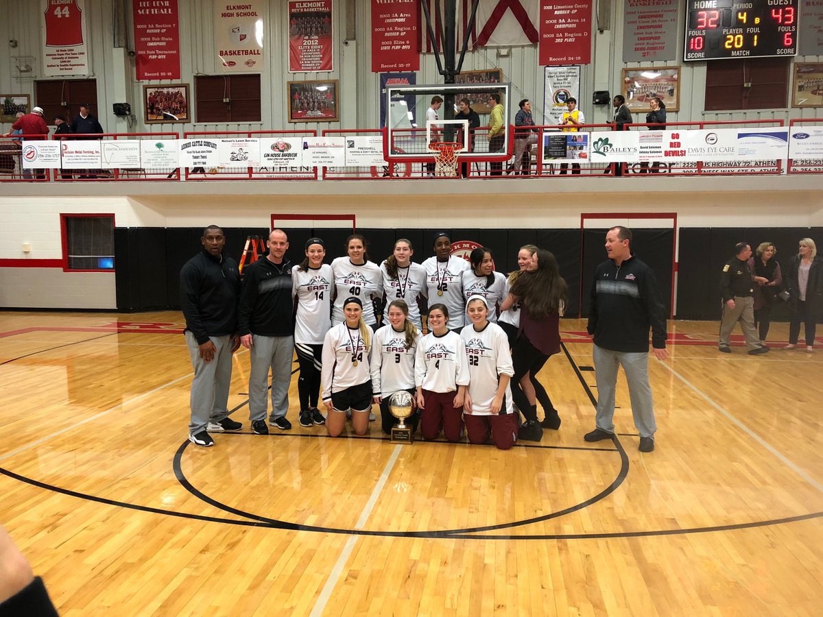 lberry0106's tweet photo. Congrats to 2017-18 Girls County Champions 🏀🏀🏀🏀🏀🏀🏀🏀 https://t.co/nOeFXywiGl