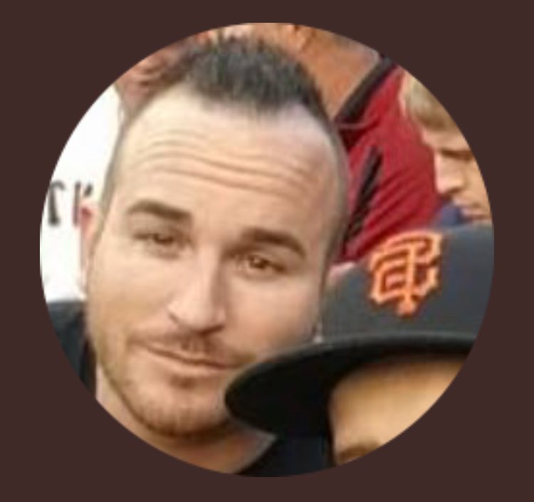 AngieOverkill's tweet photo. @DavidBolce @HellscreaMMA You should block your receding hairline with a baseball cap. https://t.co/H5OFx7Ls1c