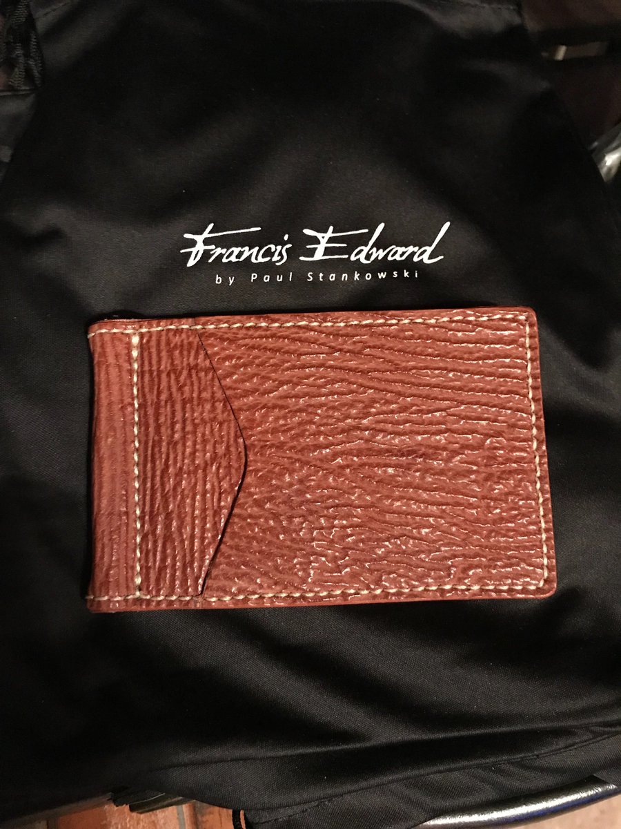 FrancisEdward_'s tweet photo. Classic Cognac Shark Clip Wallet. 2 Exterior &amp; 2 Interior Pockets. HandMade in USA! https://t.co/cQzVtYdU1B