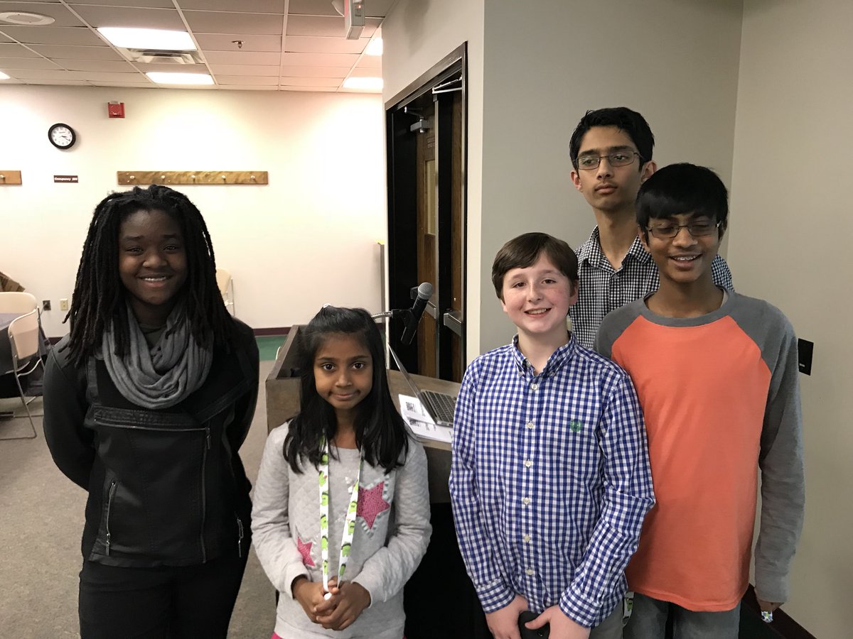 josuefalaise's tweet photo. Team Project pose for the pic before their presentation. #TMCCCHack https://t.co/C2svKmRRKQ