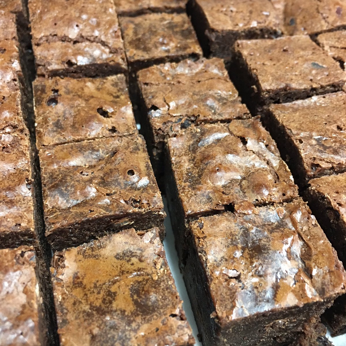 Larder_Cupboard's tweet photo. If you missed out on the #SweetToothTour, don't despair! Due to popular demand, we will have Barrel Aged Cocoa Nib Brownie Bites for sale starting Sunday at 10am!
#BestBrownieEver #WhiskeyBrownie #RJChocolatier #BarrelAgedCocoaNibs #Still630 https://t.co/Aa2UQlEMf6