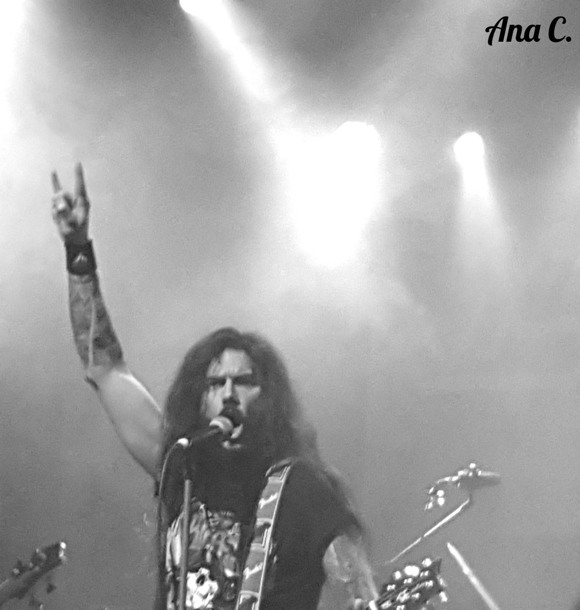 aniiitaa1's tweet photo. Grandioso @LeoJimenezMetal en el #PucelaRock
@CalleUnder https://t.co/jvzMik39kH