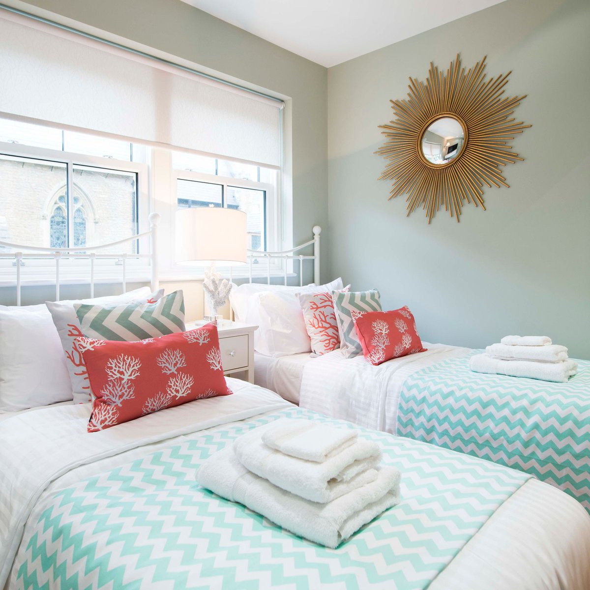 LondonPerfectAp's tweet photo. Our Harry Potter Experience is just another reason why London is the perfect destination for a family holiday! Apartments like our spacious Eldon offer the ideal base for your family and allow you to save by cooking family meals at home
#WOWFamilyTravel
https://t.co/Wd85xePBo7 https://t.co/bkj9gbuvXA