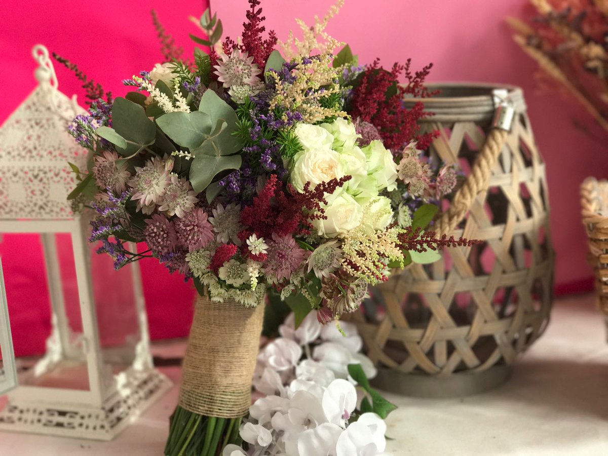 fypjurado's tweet photo. Hoy os mostramos el arreglo #floral del #boda de Luis Fernando y Clara.

https://t.co/0qvowVOO8x https://t.co/55inbFy78b