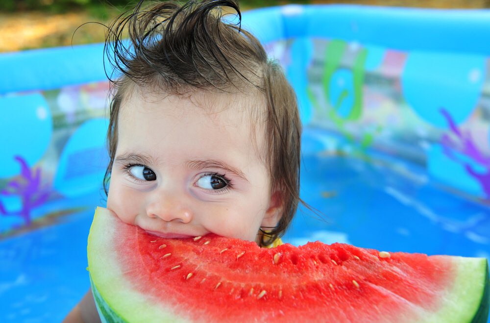 PubHealthTas's tweet photo. Babies are very sensitive to hot weather – watch them closely and give extra fluid if needed #politas https://t.co/bG6vnXPgXa