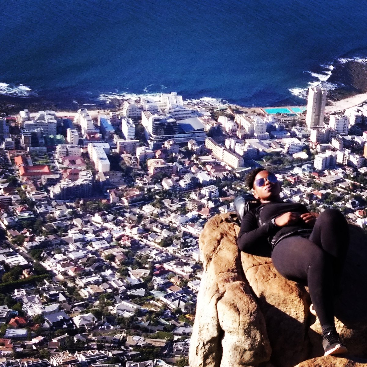 mphookie's tweet photo. We don have water but life igrand ๐๐๐๐ช,laughing in Cape Town beautiful views ๐๐
#sunsethikes #saturdayhikediaries https://t.co/I6BvmIsdQ5