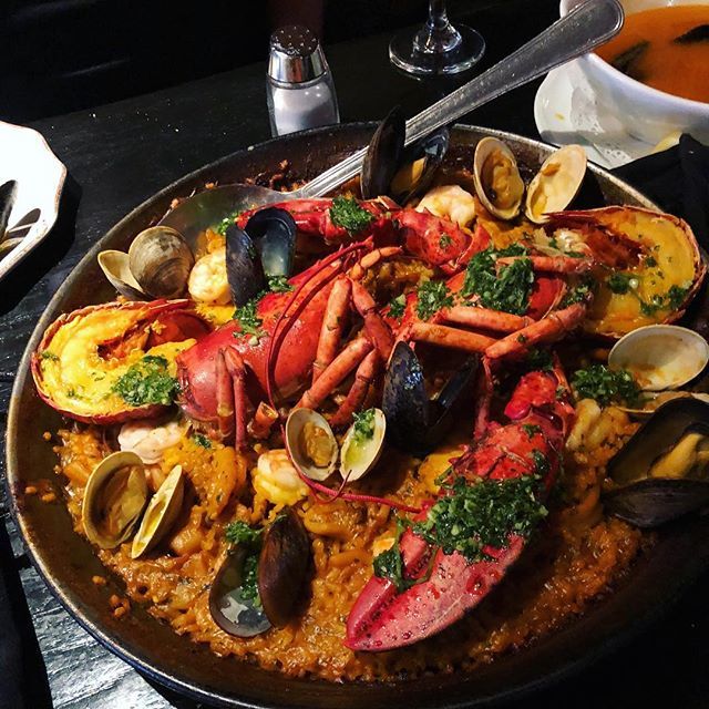 missteasz's tweet photo. Seafood paella is always a MUST EAT!!🥘 #missteats #foodjourney https://t.co/LyBljDUdap https://t.co/LDob2BJ5RU