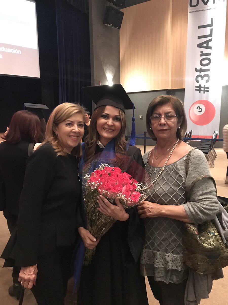 MujerProyecta's tweet photo. Madre, Jefa De Familia, Abogada, y hoy Maestra en Juicios Orales, con el Mejor Promedio de su Generación! Mirian Morales, Orgullosamente #MujerProyecta #MujeresHaciendolaDiferencia https://t.co/rLHg96jTup