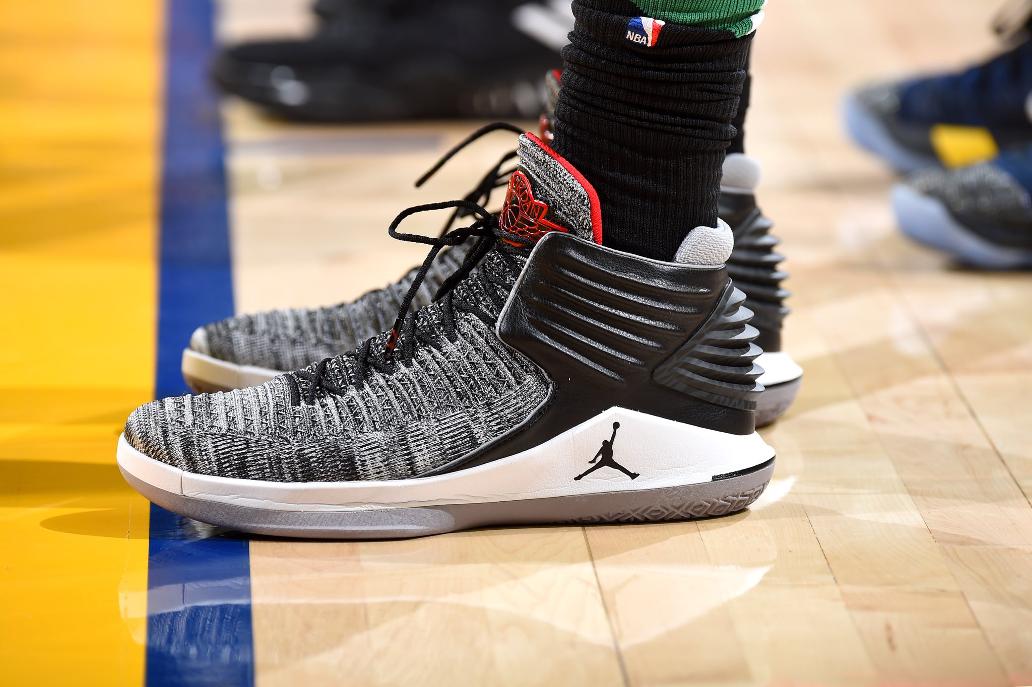 robot cuatro veces consumidor B/R Kicks on Twitter: "Air Jordan 32 “Black Cement” @MookMorris2 #Celtics  https://t.co/1qjnR108gy" / Twitter