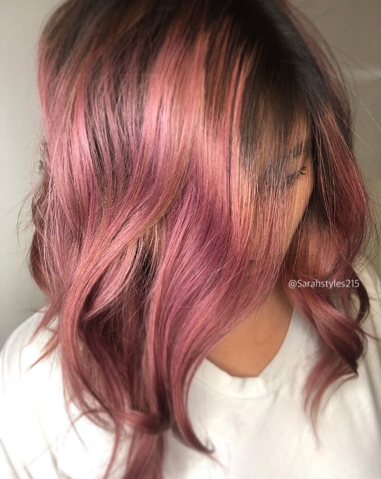 KenraPro's tweet photo. [rose.petals] 🥀 by @sarahstyles215 💓💁🏼💕 Get ya some @Kenra_Haircare Rose Metallics. 🌹
•Pre-lightened to Level 10
•Pre-tone with VP rapid toner •Glaze with: 8RoM + 9VM equal parts in Demi and process for 20 minutes 💕🌹💓

#kenraprofessional #metallicobsession #kenracolor https://t.co/fXlhtW9OPQ