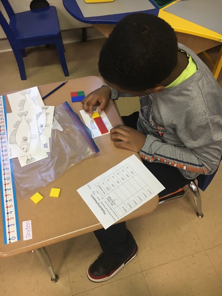 tbrown_tabitha's tweet image. Is your fish a keeper? 1st graders measuring using inch tiles.@TCBOE @SycamoreElemen1 @lee_shareka #leadingtheway #AMSTImath
