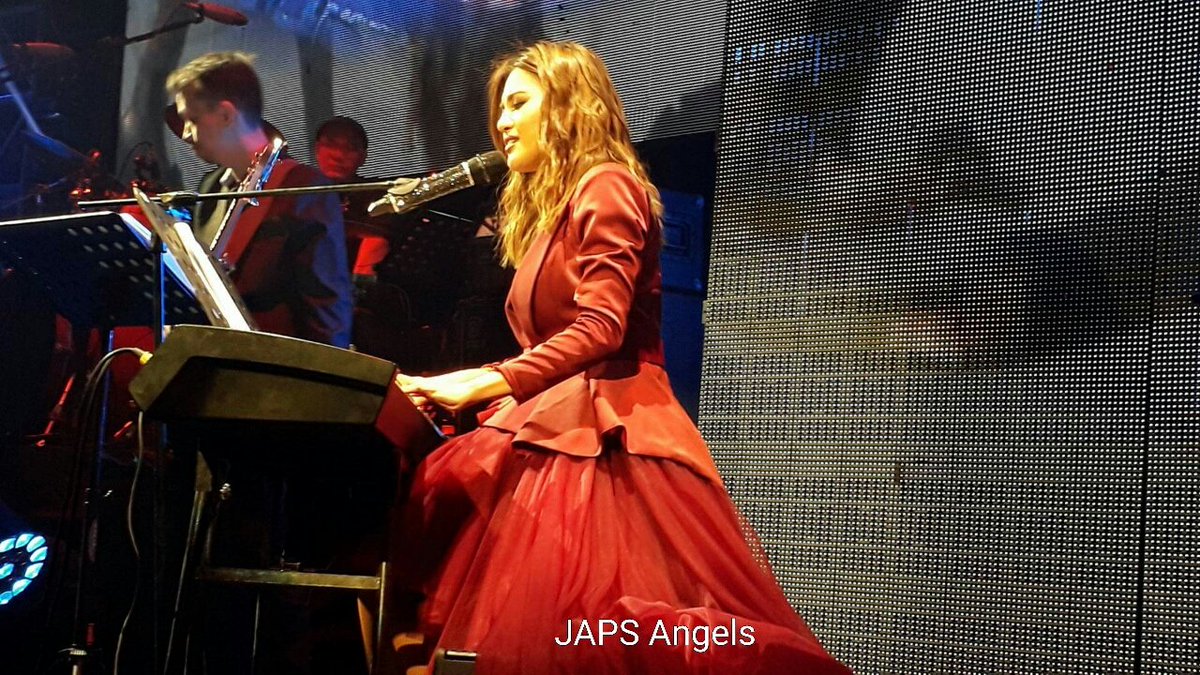 JAPS_Angels's tweet photo. Julie on Piano
#JulieNothingLeftOnSPS https://t.co/NWg7HTZDwc