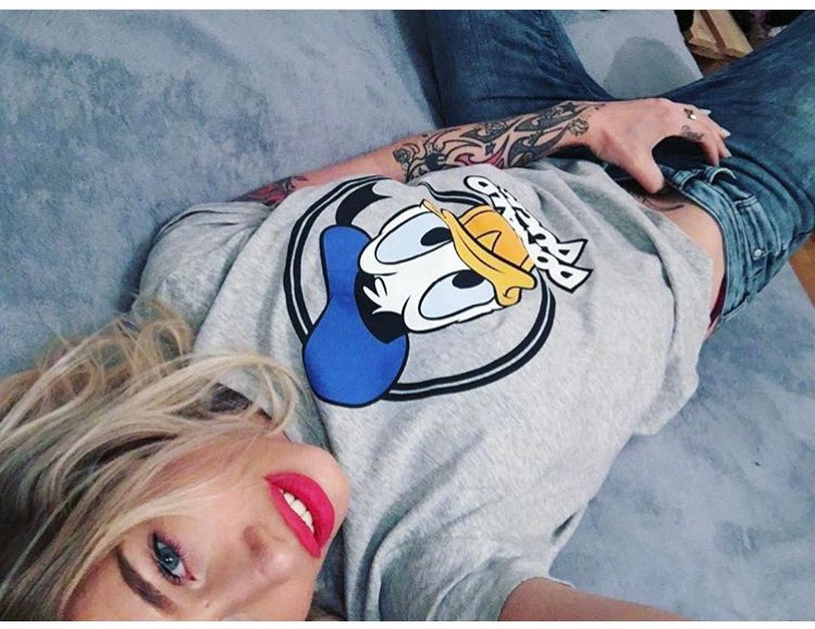 claude_wach's tweet photo. My favorite t-shirt !!! @hmfrance @hm #ink #inked #inkedgirl https://t.co/2jzgTHm9kL