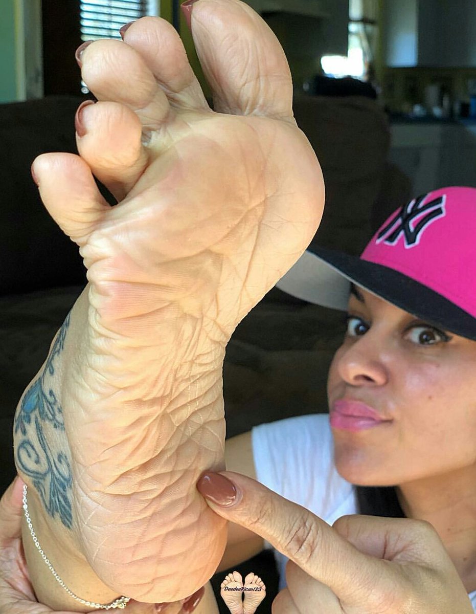 FeetFlavors's tweet photo. Nut-Bustin PuertoRican Feet! https://t.co/m2tLrsKOxZ @toesucker101 @FootSniffah @ShawnMcClinton @FOOTLUSTBOY420 #footfetish #feet #wrinkledsoles #meatysoles #prettyfeet #beckysbuddies https://t.co/PRRnIVyBsz