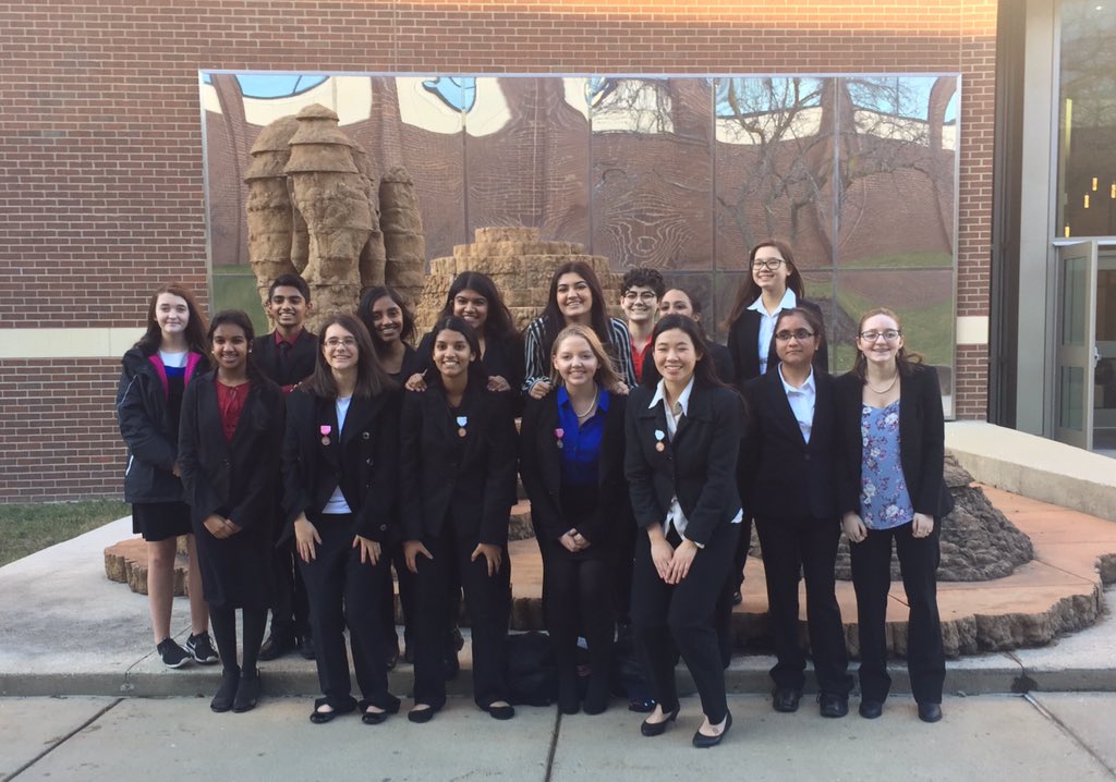 The team had a successful day at Harper College for the MSL Conference tournament!⭐️🎉  Congratulations to Allison Z. in Informative Speaking and Hannah B. in Oratorical Declamation for placing 3rd, and Allison P. in Radio Speaking and Linnea P. in Prose for placing 6th!!🏆