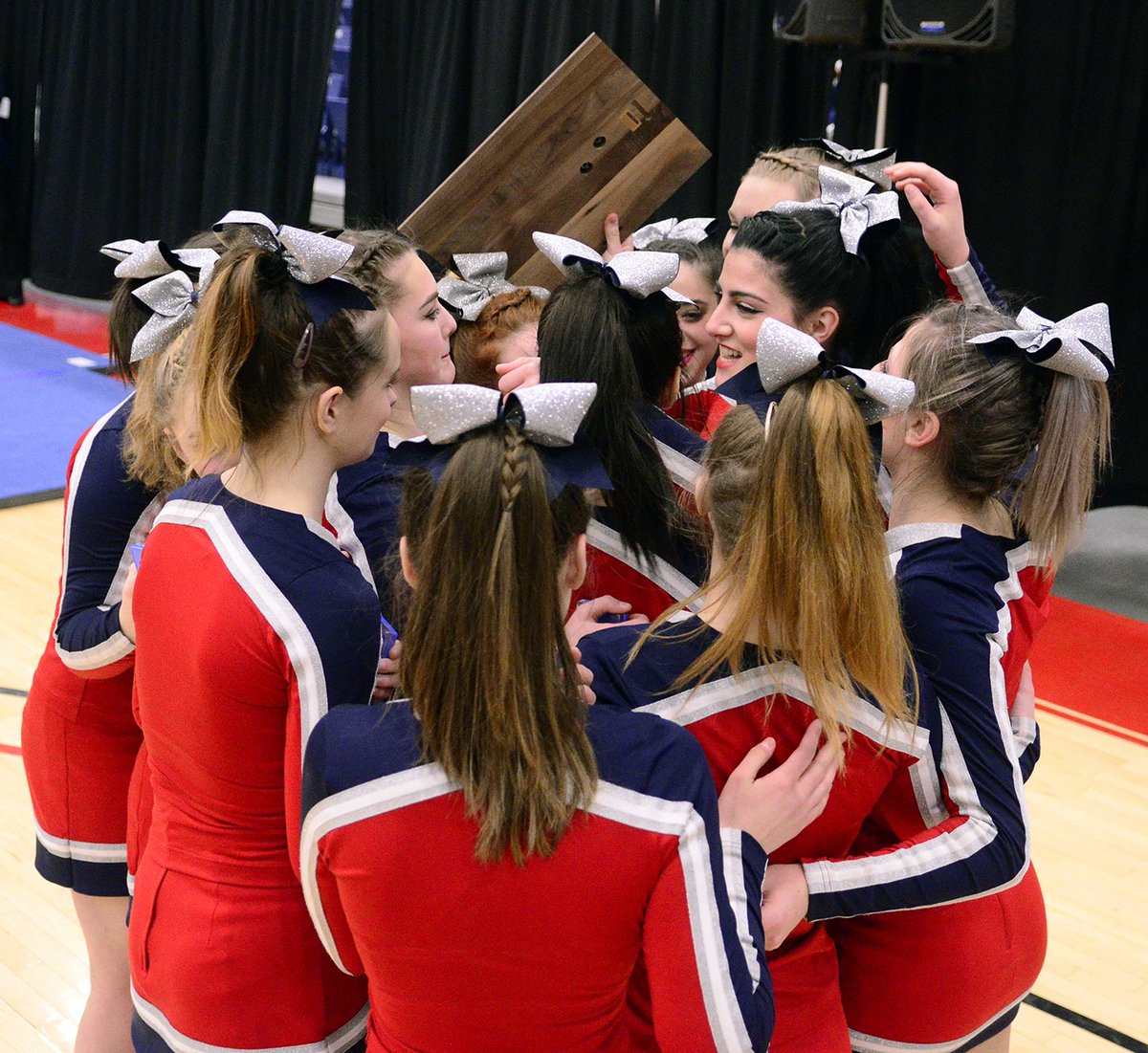 Sports_SJ's tweet photo. Cheering: Medomak Valley repeats at B South regionals; Gray-New Gloucester gets redemption as runer-up, by @WilTalkSports
https://t.co/xFxkbKNWno
@GNG_AD @MVHSFALCONPRIDE @OHraidersAD @RSU4OHHS @PRKnightNation @PRKnightNation https://t.co/atlvoyUhhx
