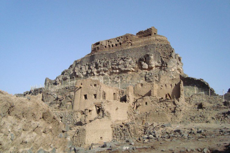 aabmc78's tweet photo. حصون خيبر  https://t.co/E2JWHibdtY