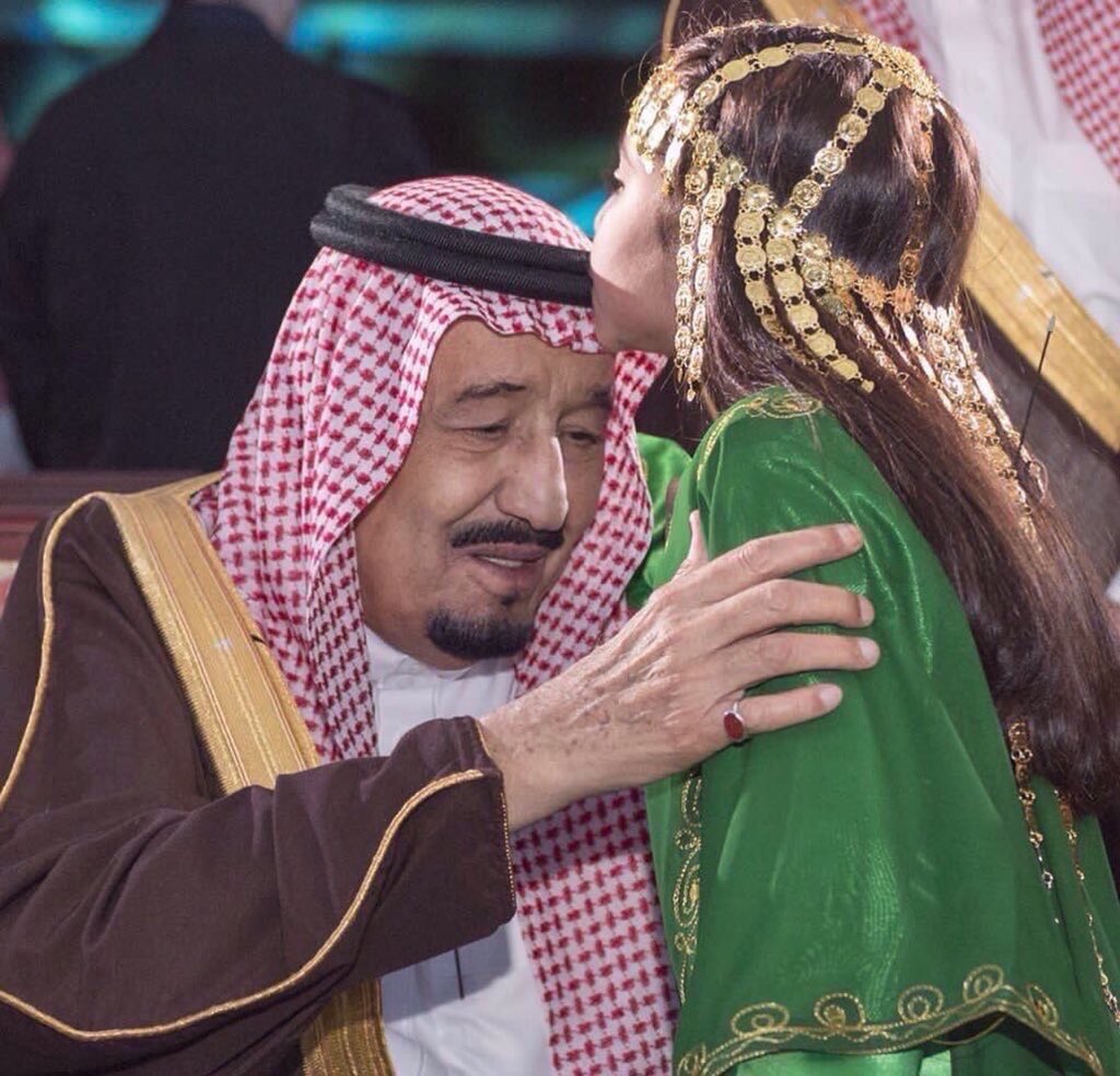 صباحكم عزة وكرامة وشرف لهذا البلد المعطاء ولقيادته الحكيمة دمت ياوطني عز وفخر ❤️🇸🇦
#صباح_الخير
#صباحكم_سلمان_بن_عبدالعزيز