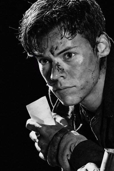 WhyLarryIsReal's tweet photo. u ever seen a dirty man look so pretty https://t.co/jrV9aVbECI