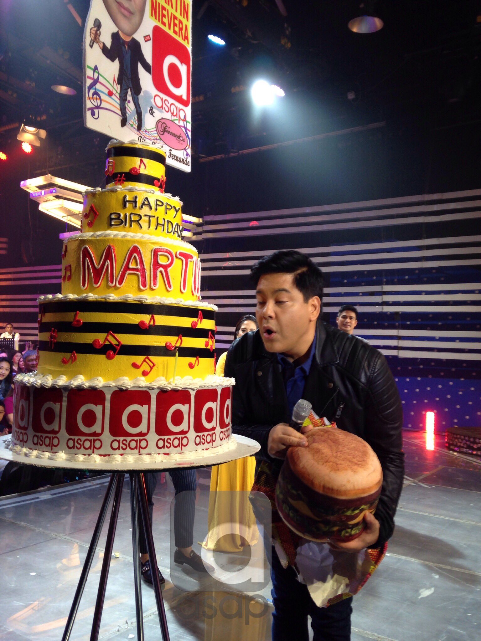 Happy birthday, Concert King Martin Nievera! Your ASAP family loves you! 