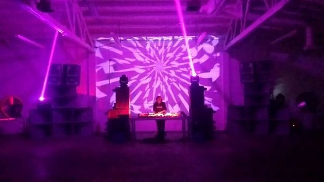 ILUVINCOGNITO's tweet photo. #soundcheck done! @sasha_carassi is ready to wreck #losangeles with his unique style of #techno

Doors open in 30 minutes

#incognito x @workby6am @phobiq_recordings @drumcoderecords #druncode #drumcode4life #drumcodearmy #technoheads #technomusic #wareh… https://t.co/IcHwe0w0CR https://t.co/gdngMtHwf0