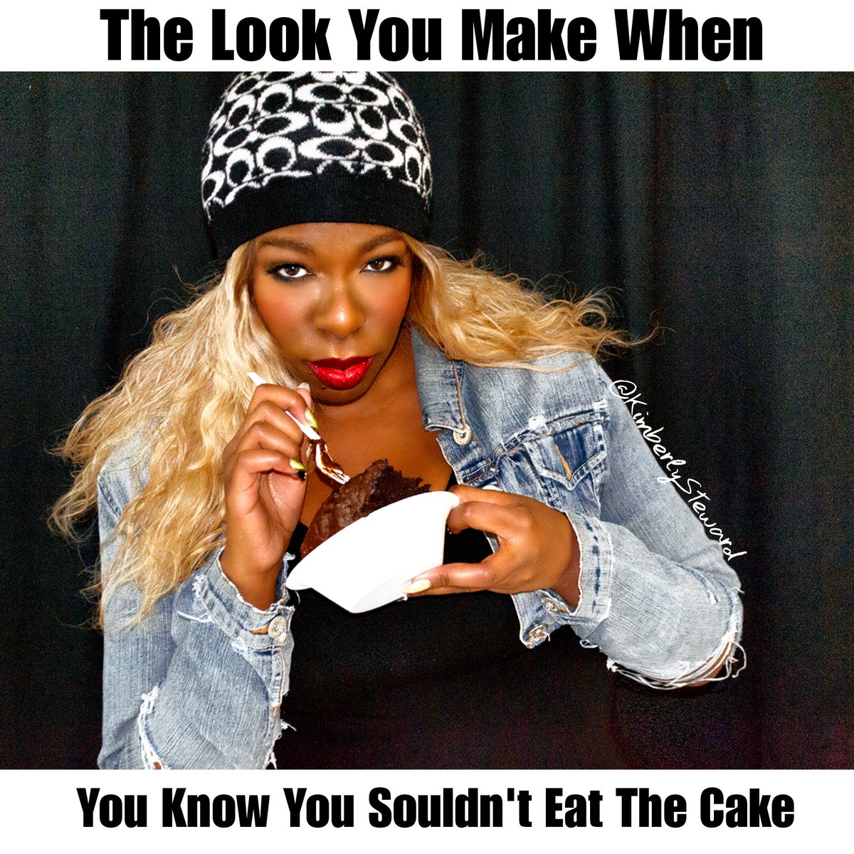 KimberlySteward's tweet photo. #ChocolateCakeDay Why are there so many #SocialMedia Days for food? This is a #NewYears Resolution FAIL 🙅🏽♀️ SMH At least my #makeup is cute! LOL. #KimberlySteward #ImageMaker.
💄#MakeupDeets tagged. I did my #eyeliner w/ @Studio_Makeup eyeshadow. 😍 https://t.co/hn40iusFI2