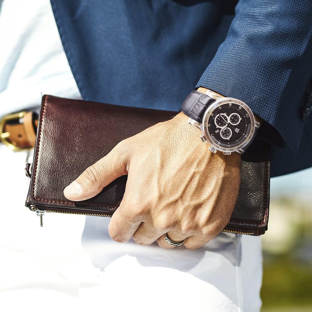 WorldTimerWatch's tweet photo. Paying homage to the Porsche 356 &amp; the genius behind it, Ferdinand Porsche with 2 watches that share the same dynamism, agility, craftsmanship &amp; creative restlessness. Each available in 4 different colour options. Launching soon. Stay in the loop. https://t.co/rT4MayBKXc https://t.co/XgvKe9SAz5