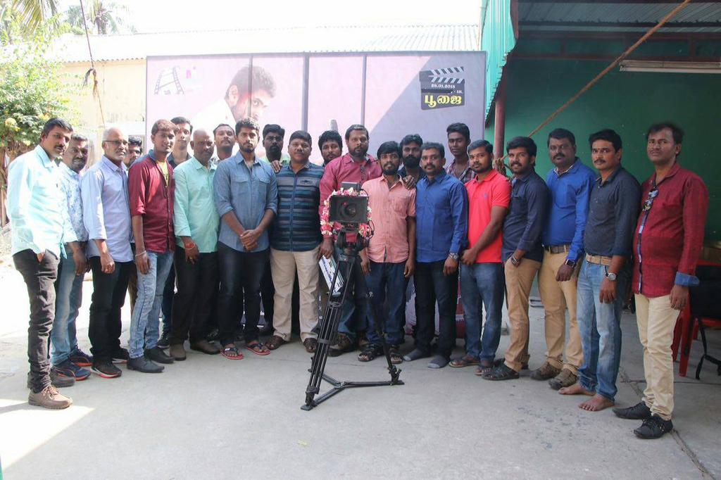 ChennaiExpressT's tweet photo. Charming Hero @am_kathir at
#MProduction 's " Production No1" Pooja
@PROSakthiSaran
Dir. #RanjithKanna https://t.co/cKlXUqECeJ