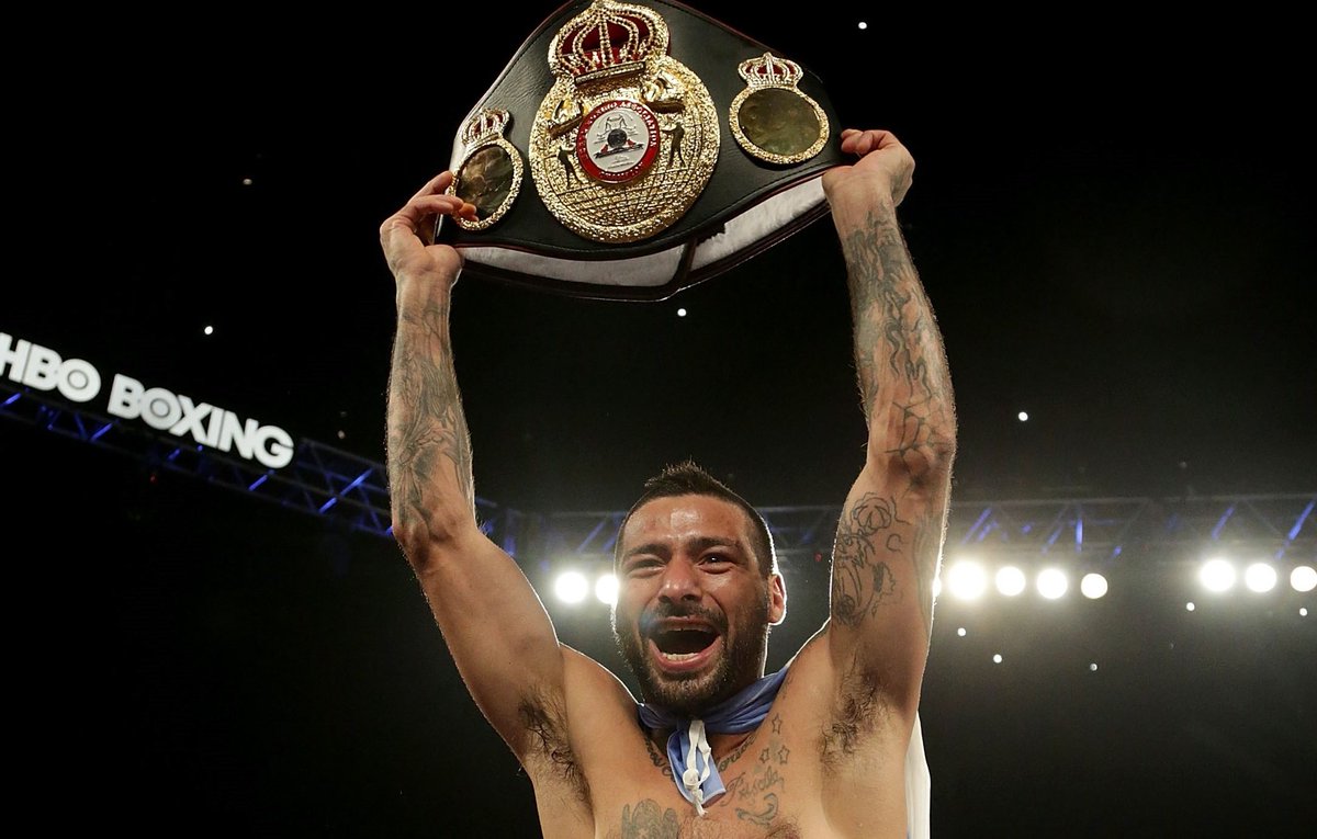 DiarioOle's tweet photo. #Boxeo Lucas Matthysse, campeón welter de la AMB tras noquear a Tewa Kiram 🇦🇷🥊➡ https://t.co/qUThG2ddj9 https://t.co/p9zicTMqfM