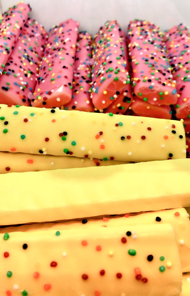 Fini_golosinas's tweet image. Último día para optar a uno de los 3 estuches de #MegaCrujientes que regalamos 🤤
👉🏼 Síguenos
👉🏼 Haz RT
El lunes diremos quiénes se los llevan.