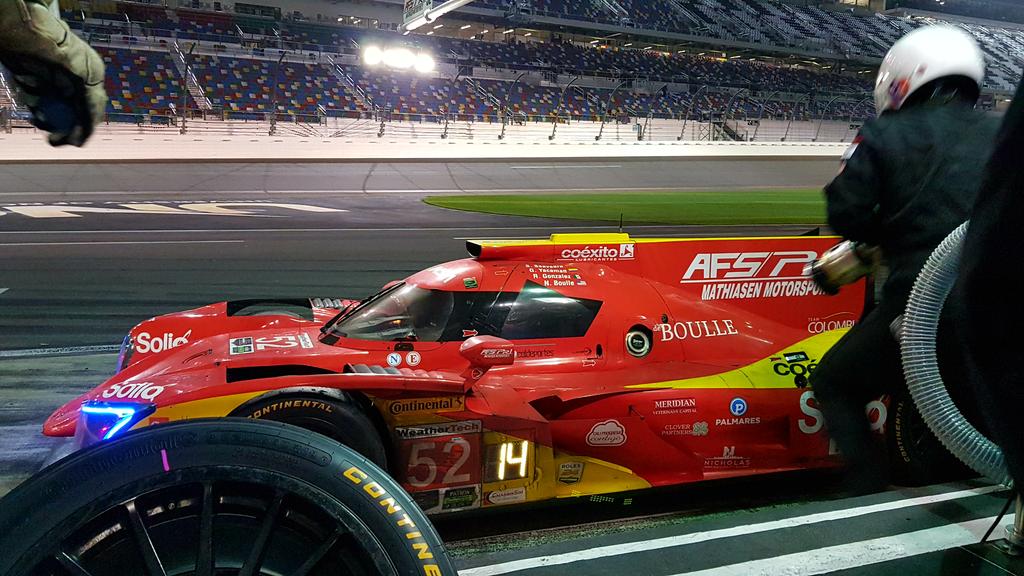 RobGonzalezV's tweet photo. #Daytona24 Race-8hrs 48min left #PR1Motorsports52 🇺🇸🇲🇽🇨🇴 Cambio de pilotos! #DrivenSMTeam #VamosXMas #FormexWorld #Soliq #RGV52 https://t.co/XUslVuGdsn