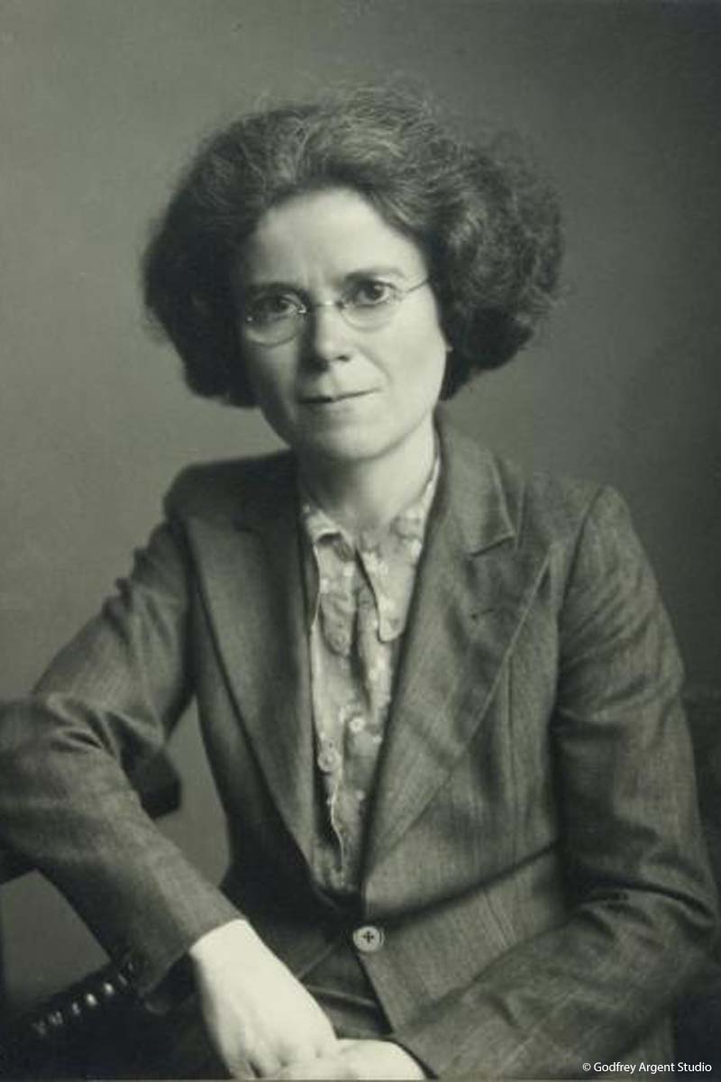 #175face Kathleen Lonsdale was born #onthisday in 1903. She was made one of the first female fellows of the Royal Society for her pioneering work in crystallography. rsc.li/2DvSZDN