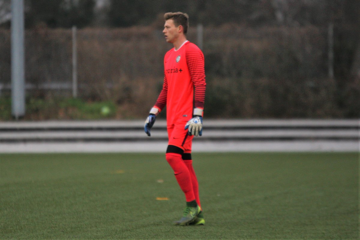 SV07Elversberg's tweet photo. Fingerverletzung bei Konstantin #Fuhry! Unser Keeper wird in den nächsten Wochen fehlen. Wir wünschen eine gute Besserung! ⚫️⚪️ Infos 👉🏽 https://t.co/C0J9du7UH4 #UnsereElv https://t.co/46Dj6lFIWG