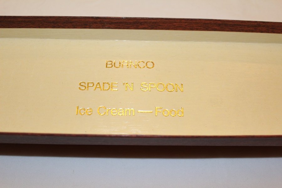 atticesoterica's tweet photo. Vintage Advertising Givaway Ice Cream Paddle in Original Box https://t.co/LNHr3rPkCk #AtticEsoterica #CakeCutter https://t.co/9VrVjsAbav