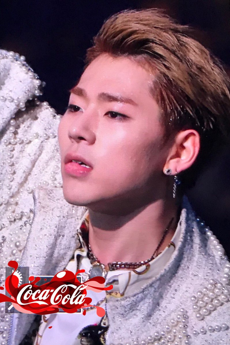 cola0914's tweet photo. 180128  콘서트 #지코 #블락비 #우지호 https://t.co/iXHFtFMGZY