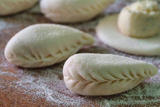 Buona domenica amici! Per pranzo ci è venuta una gran voglia di culurgiones... 😋 piatto tipico della tradizione ogliastrina, rinomato ovunque per la bontà e la perfezione che ne caratterizza la lavorazione. Primavera nel cuore della Sardegna vi porte… ift.tt/2DIZhQz