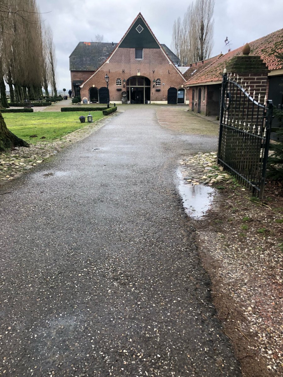 vvDVC26's tweet image. Selectie DVC’26 op uitnodiging door Bart Wijnands op bezoek bij @HRCarpeDiem voor lunch en bespreking voor de wedstrijd tegen SDOUC vanmiddag!