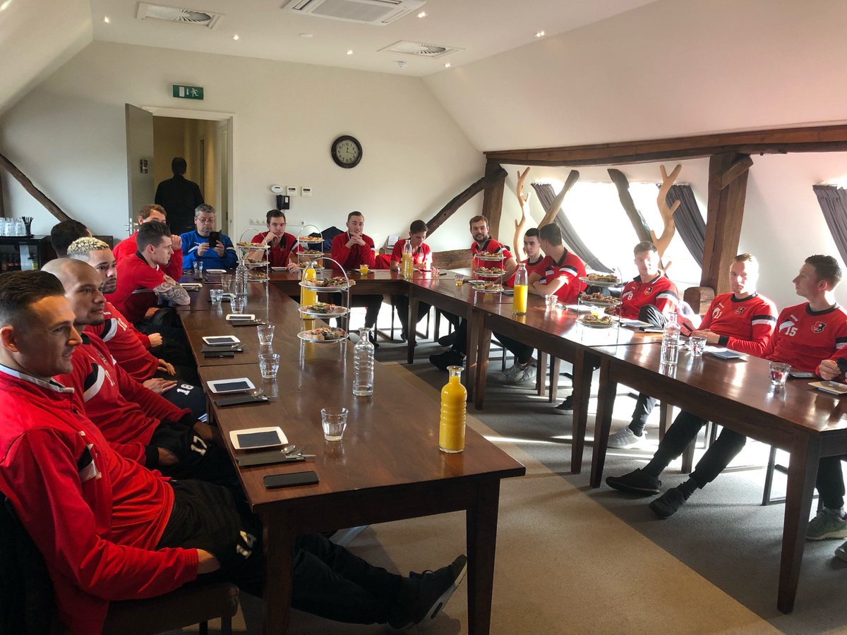 vvDVC26's tweet image. Selectie DVC’26 op uitnodiging door Bart Wijnands op bezoek bij @HRCarpeDiem voor lunch en bespreking voor de wedstrijd tegen SDOUC vanmiddag!