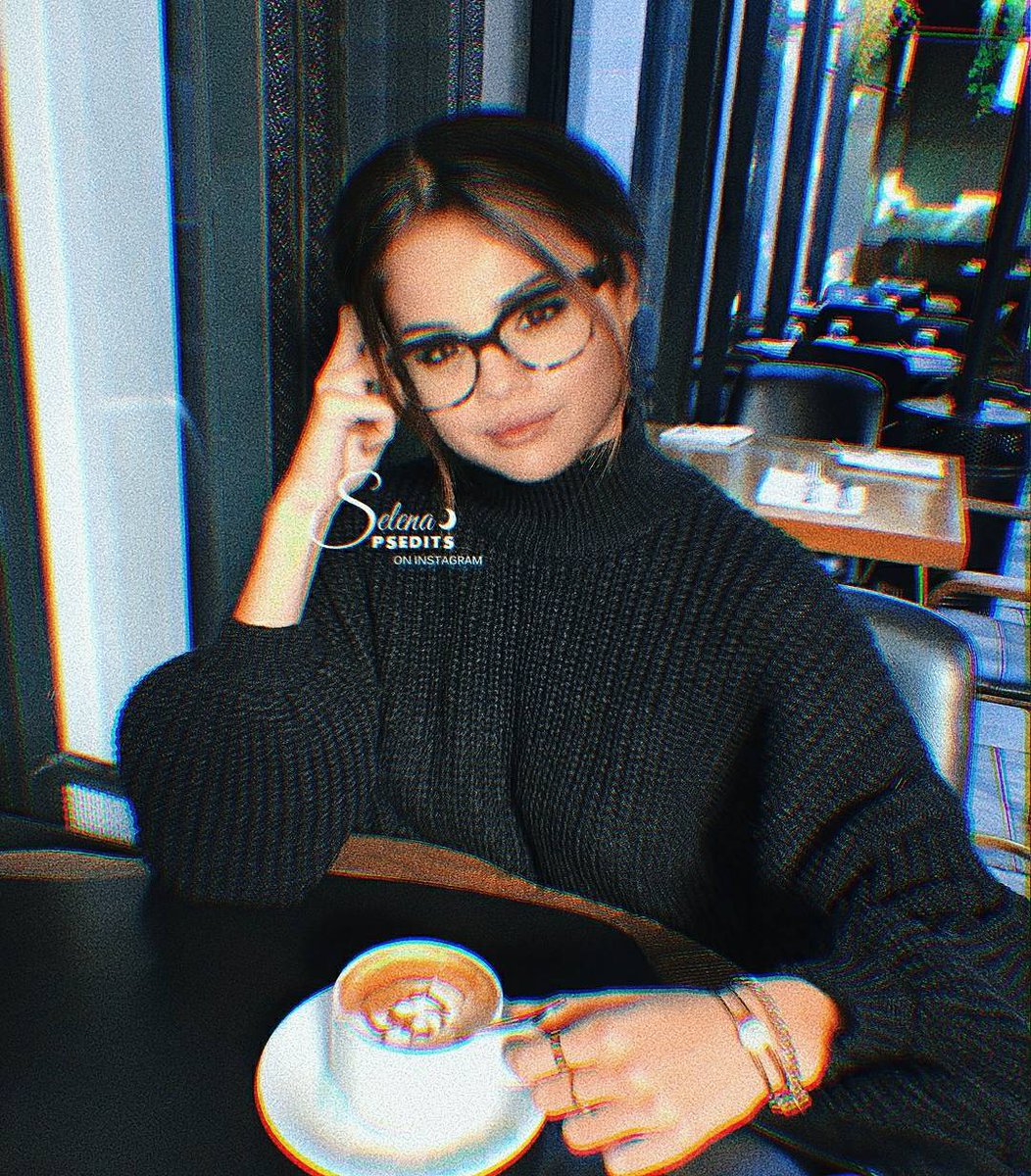 armyvatic's tweet photo. bu editlet bir harika bu arada rt yapmadan alana helal etmiyore #Batman #CutestPet #iHeartAwards https://t.co/74TJu5x7FY