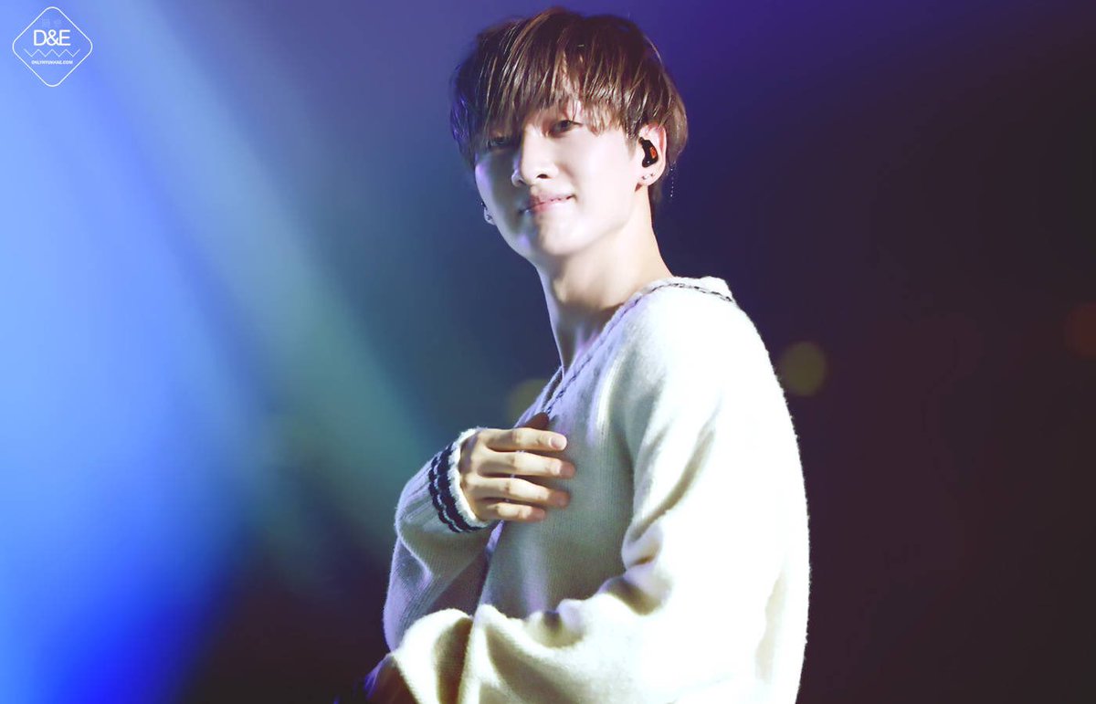 Onlyhyukhae0415's tweet photo. 【暗恋独家】180127 SuperShow7 in Singapore 独家高清自拍#李赫宰#4P【小哥哥的飞吻都有没有收到啊~[好爱哦]#SUPERJUNIOR-D&amp;E#【禁二改、商用、抹LOGO ​​​ #SS7inSG https://t.co/wBBTr2vqYS