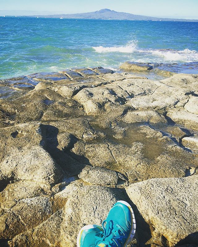 nancyslloyd's tweet photo. Sunday walk 🌊☀️ https://t.co/XLBosMydJQ https://t.co/NAIKt76dAB